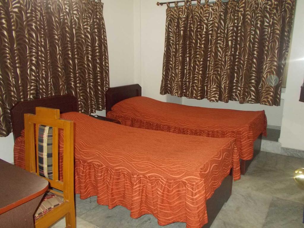 Hotel Fabexpress Harry Kolkata
